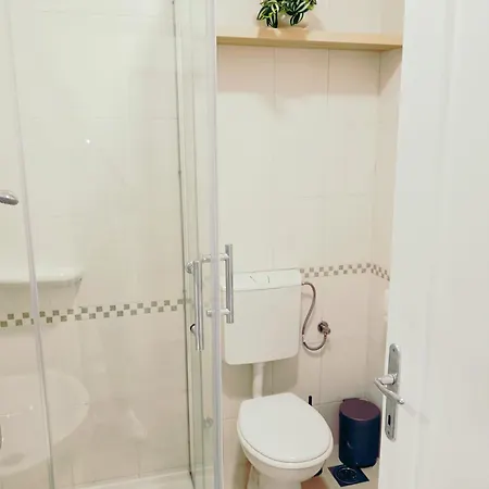 Apartment Alacaster B